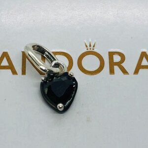 ✨🔥Pandora ME Black Chakra Heart Mini Dangle Charm